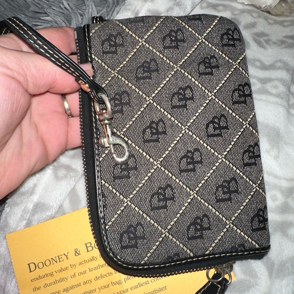 Dooney And Burke Multi Function Around Wristlet - image 3